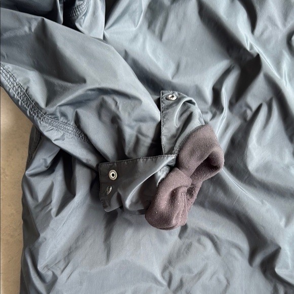 Carhartt Black Hooded Windbreaker Lightweight Jacket - Picture 6 of 7